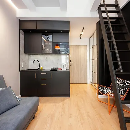 Glam With Mezzanine In The Center By Host