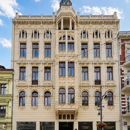 Z Antresolą Przy Deptaku