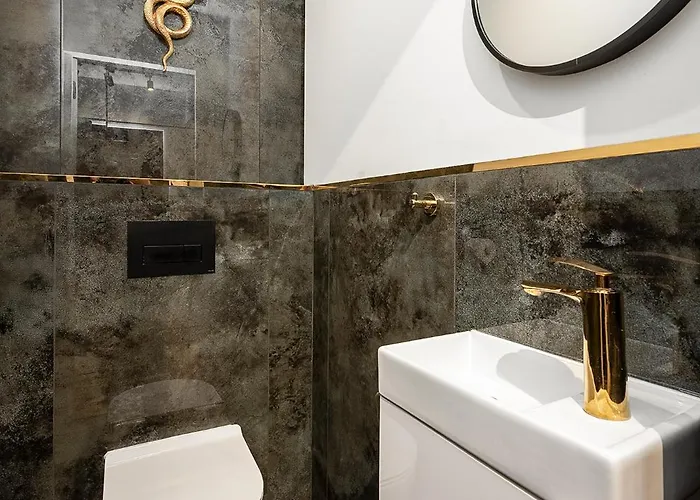 Glam With Mezzanine In The Center By Host Апартаменти